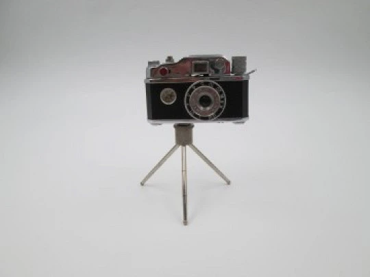 K.K.W. Photo-Flash camera table lighter. Japan. 1950's. Petrol. Automatic. Box