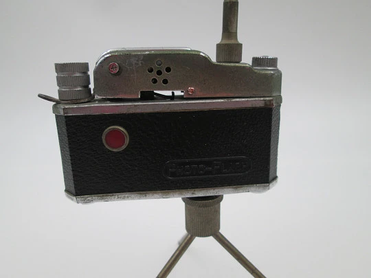 K.K.W. Photo-Flash camera table petrol lighter. Original box. Tripod & shutter release. Japan