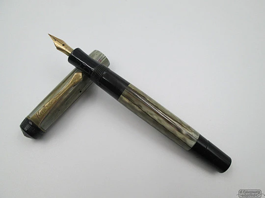 Kaweco Diaphan. Green marble celluloid & gold plated details. 1950's. Piston