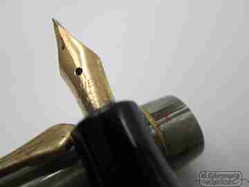 Kaweco Diaphan. Green marble celluloid & gold plated details. 1950's. Piston