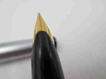 Kaweco VP 85. Acero satinado y plástico negro. Convertidor. Alemania. 1960