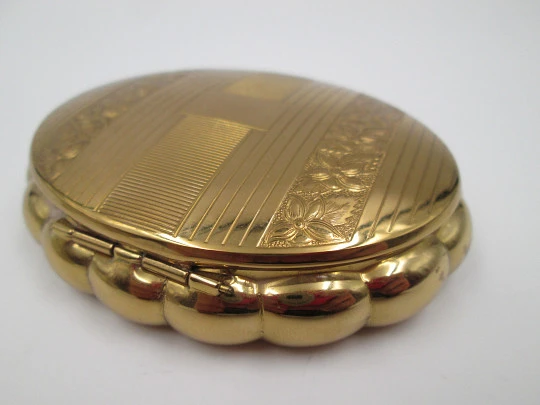 Kigu Concerto musical powder compact. Gold plated metal. Box. 1950's. London