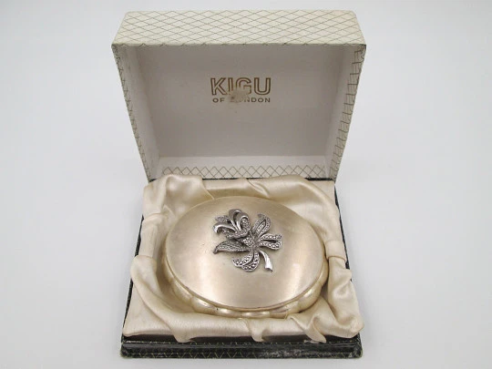 Kigu Concerto musical powder compact. Gold & silver plated. Rhinestones flower