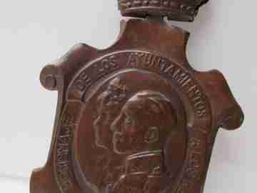King Alfonso XIII medal. Tribute of Councils. Bronze. 1925. Spain