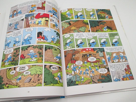 King Smurf and Smurfphony in C. Colour hardcover. Peyo drawings. Planeta, 2006.