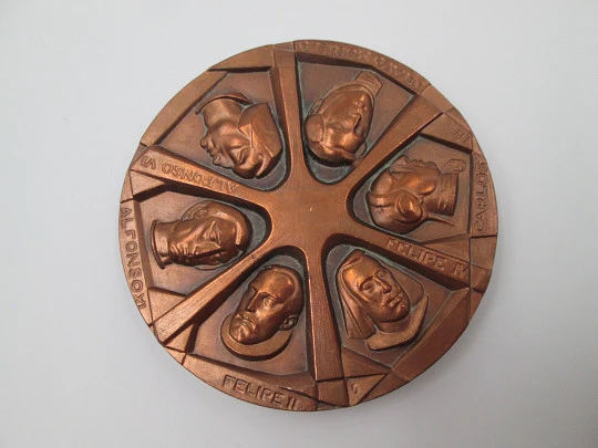 'Kings of Madrid town' FNMT copper medal. High relief work. 1966. Spain