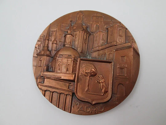 'Kings of Madrid town' FNMT copper medal. High relief work. 1966. Spain