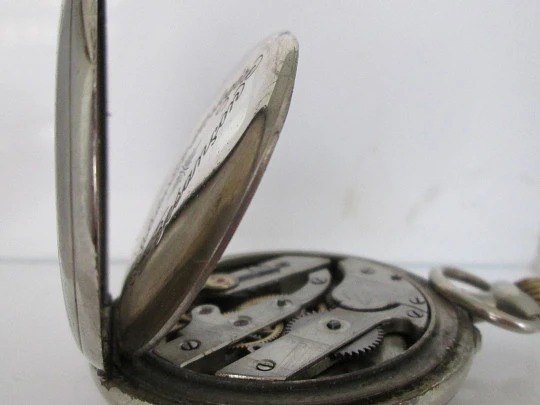 La Solidarité Horlogère Besançon. Metal blanco. Cuerda remontoir