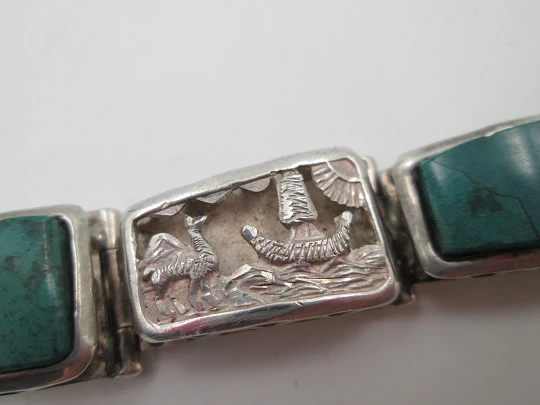 Ladie's articulated bracelet. 925 sterling silver & malachites. Chiseled scenes. Peru. 1980's