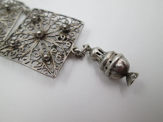 Ladie's articulated filigree bracelet. Sterling silver. Flowers & spheres motifs. Spain. 1950's