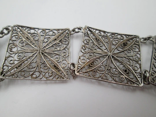 Ladie's articulated filigree bracelet. Sterling silver. Flowers & spheres motifs. Spain. 1950's