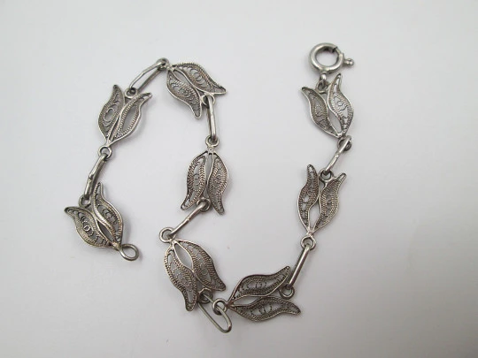 Ladie's filigree bracelet. Sterling silver. Tulip motifs. Spring ring clasp. 1970's. Spain