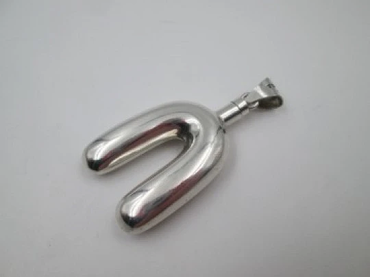 Ladie's perfume scent bottle pendant. 925 sterling silver. Taxco Mexico. 1970's
