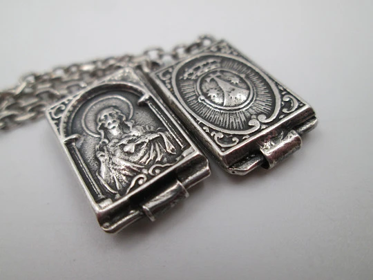 Lady of Mount Carmel sterling silver scapular / double reliquary. Articulated lids. 1940's. Spain Lady of Mount Carmel sterling silver scapular / double reliquary. Articulated lids. 1940's. Spain