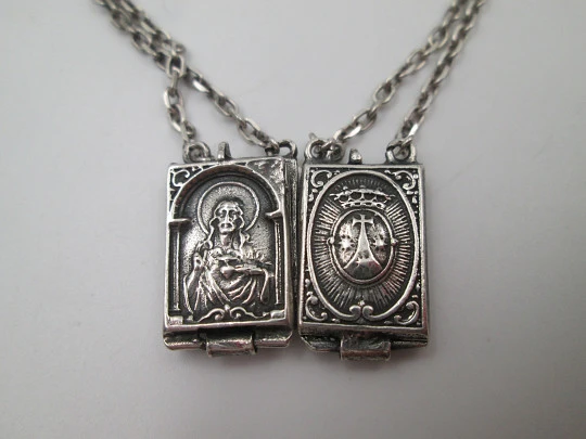 Lady of Mount Carmel sterling silver scapular / double reliquary. Articulated lids. 1940's. Spain Lady of Mount Carmel sterling silver scapular / double reliquary. Articulated lids. 1940's. Spain