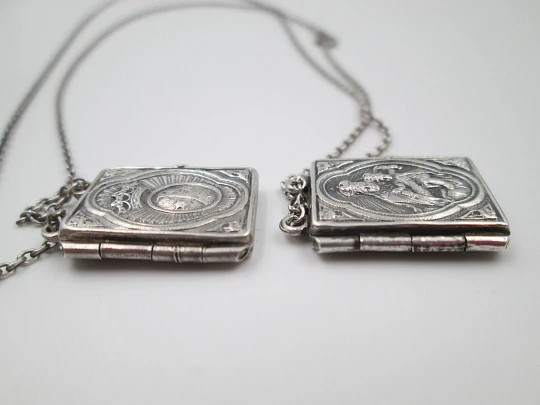 Lady of Mount Carmel sterling silver scapular / double reliquary. Book shape. 1940's. Spain Lady of Mount Carmel sterling silver scapular / double reliquary. Book shape. 1940's. Spain
