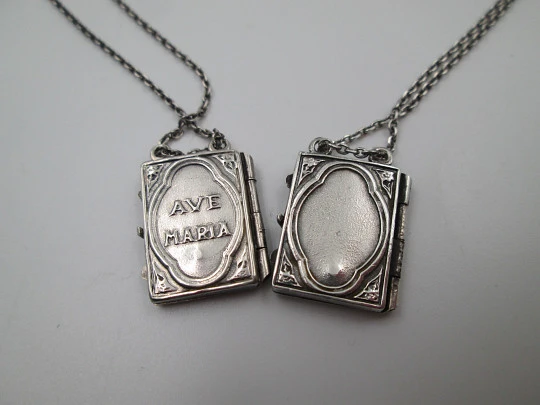 Lady of Mount Carmel sterling silver scapular / double reliquary. Book shape. 1940's. Spain Lady of Mount Carmel sterling silver scapular / double reliquary. Book shape. 1940's. Spain