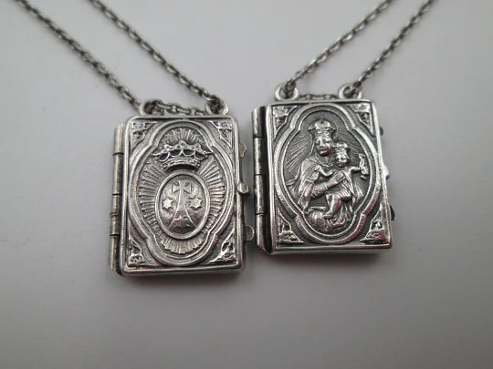 Lady of Mount Carmel sterling silver scapular / double reliquary. Book shape. 1940's. Spain Lady of Mount Carmel sterling silver scapular / double reliquary. Book shape. 1940's. Spain