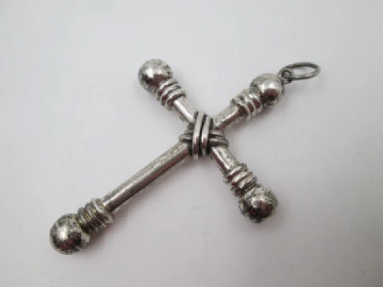 Large cross pendant. Sterling silver. Arms with balls ends and cords motifs. 1930's. Spain