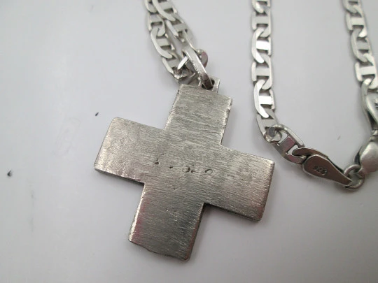 Latin cross with link chain. 925 sterling silver. Christ and cherubs. Carabiner clasp. 1970's