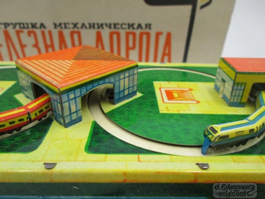 Leningrad Metal Zavod. Soviet Railroad railway station train set. Wind up