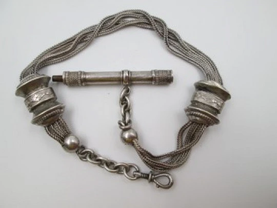 Leontina cadena cuatro hilos. Plata de ley. Correderas y llave. 1890