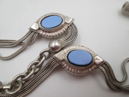 Leontina tres hilos reloj bolsillo. Plata y piedras azules. Llave, colgante y correderas