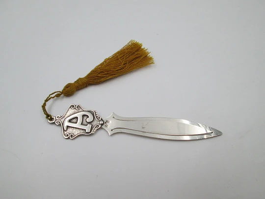 Letter A shield bookmark. 925 sterling silver hallmarks. Golden tassel. 1990's. Spain