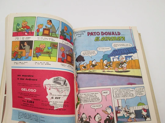 Libro con 18 historietas a color del Pato Donald. Tapas duras. Tomo 4. Walt Disney