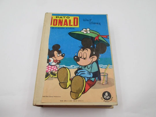 Libro con 18 historietas a color del Pato Donald. Tapas duras. Tomo 4. Walt Disney