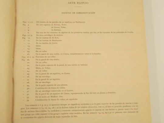 Libro de arte. 170 láminas. Grabados de ornamentos. Cartoné. 1920