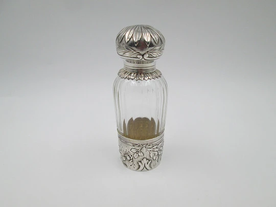 Licorera viaje / ópera Henri Soufflot. Plata ley y cristal tallado. Francia. 1890