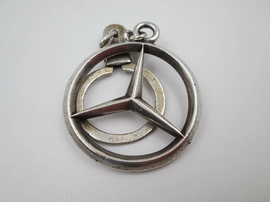 Llavero estrella Mercedes-Benz. Plata de ley. Cadena y enganche. Europa. 1970