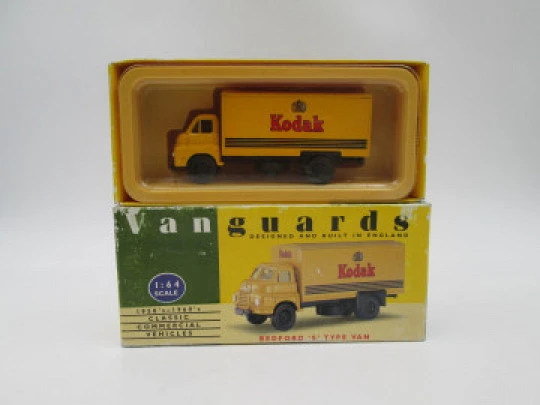 Lledo Vanguards VA8001. Bedford 'S' Type Van Kodak diecast metal. Box. England. 1980's