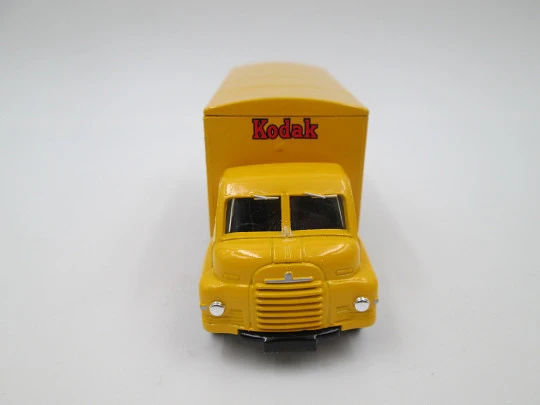 Lledo Vanguards VA8001. Bedford 'S' Type Van Kodak diecast metal. Box. England. 1980's