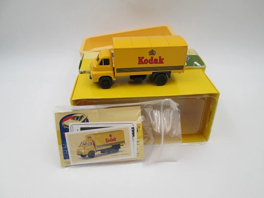 Lledo Vanguards VA8001. Furgoneta Bedford 'S' Type Van Kodak. Metal fundido. Caja. 1980