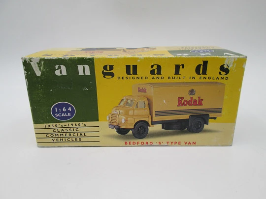 Lledo Vanguards VA8001. Furgoneta Bedford 'S' Type Van Kodak. Metal fundido. Caja. 1980
