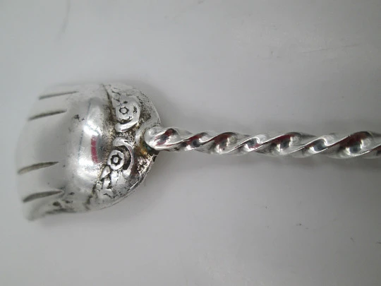 Long serving spoon. 925 sterling silver. Twisted handled. Floral motifs. 1970's