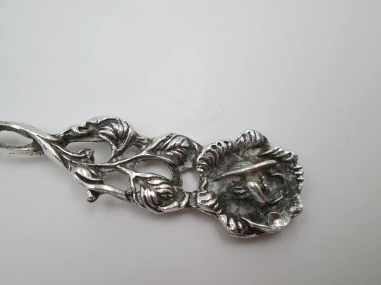 Long serving spoon. 925 sterling silver. Twisted handled. Floral motifs. 1970's
