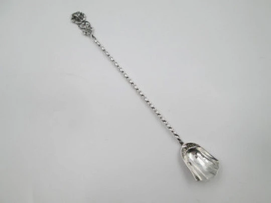 Long serving spoon. 925 sterling silver. Twisted handled. Floral motifs. 1970's