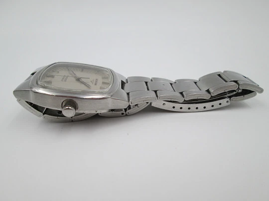 Longines Conquest. Steel. Automatic. Date. Square case. Bracelet. 1960's