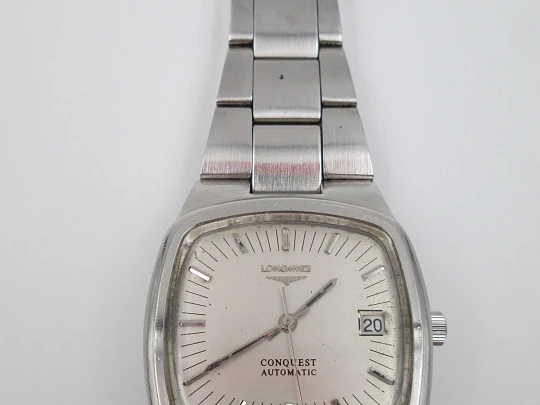 Longines Conquest. Steel. Automatic. Date. Square case. Bracelet. 1960's