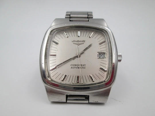 Longines Conquest. Steel. Automatic. Date. Square case. Bracelet. 1960's