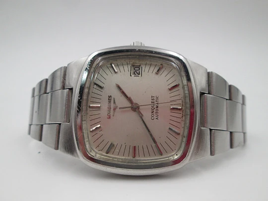 Longines Conquest. Steel. Automatic. Date. Square case. Bracelet. 1960's