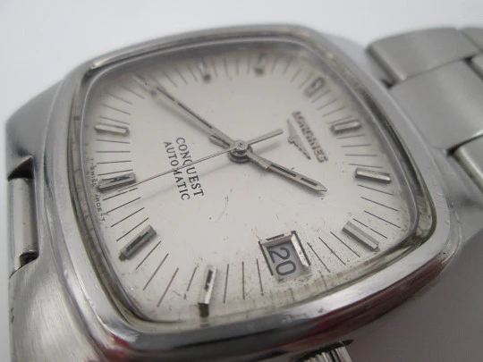 Longines Conquest. Steel. Automatic. Date. Square case. Bracelet. 1960's