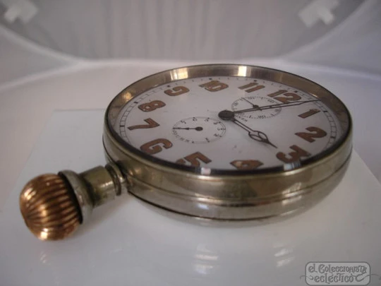 Longines. Metal niquelado. 1930. Remontoir. Reloj consola coche