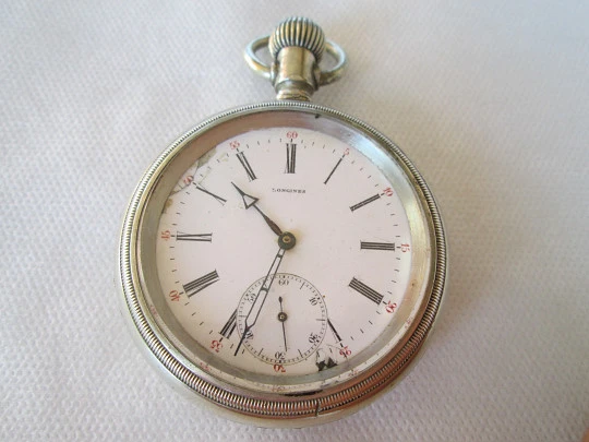 Longines. Metal plateado. Remontoir. 1910. Bisel roscado. Segundero. Suiza