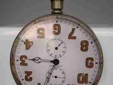 Longines. Nickel-plated metal. 1930. Stem-wind. Car dash-clock