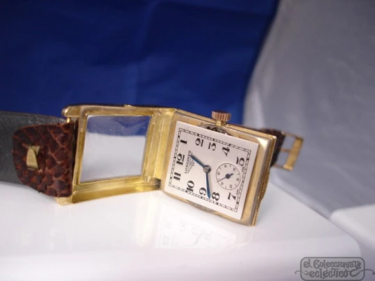 Longines. Oro amarillo 18k. Caja cuadrada. Cuerda manual. 1920. Segundero. Suiza