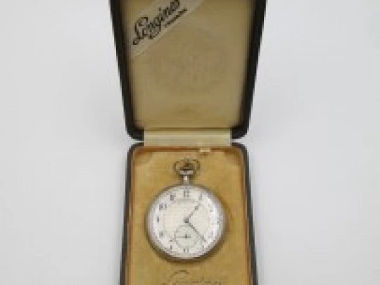 Longines. Plata 800 milésimas. Cuerda remontoir. Estuche. Lepine. 1920